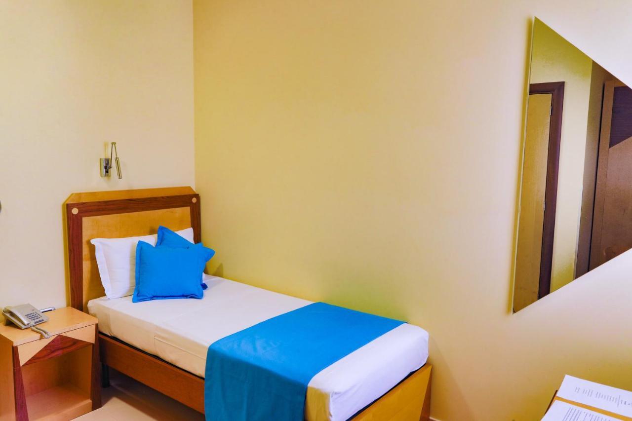 Piccadilly Rooms Restaurant And Beach Santa Maria al Bagno Exterior foto