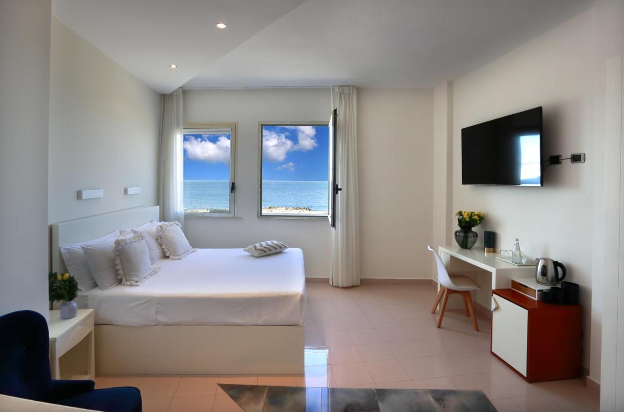 Piccadilly Rooms Restaurant And Beach Santa Maria al Bagno Exterior foto