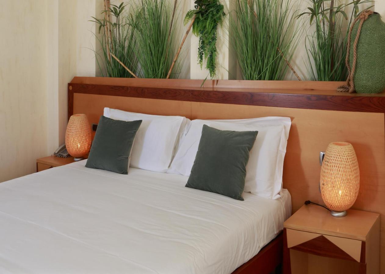 Piccadilly Rooms Restaurant And Beach Santa Maria al Bagno Exterior foto